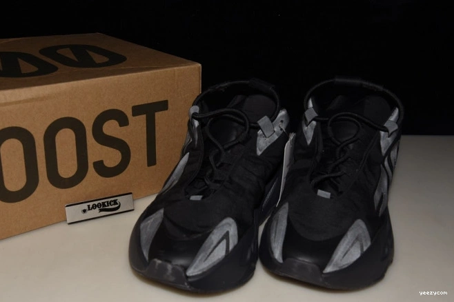 Yeezy Adidas 700 MNVN Boost FV4440 Black Triple 0813